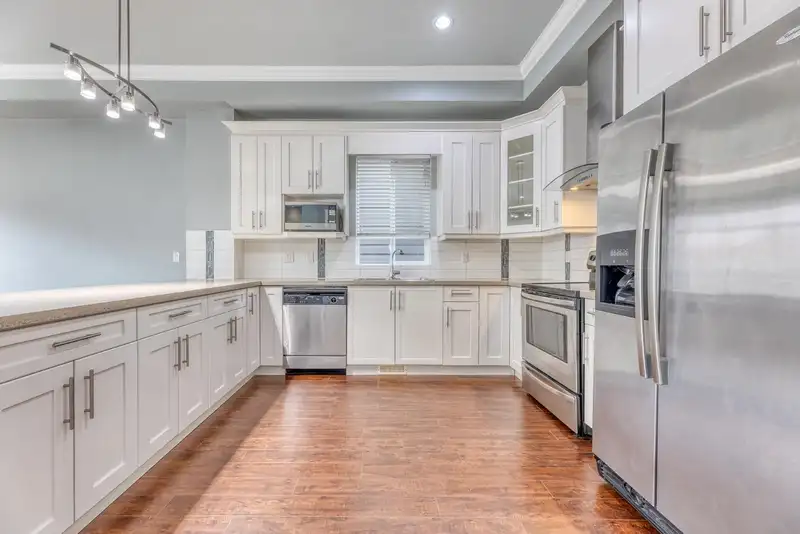 7339 191B STREET - photo 4 of 40