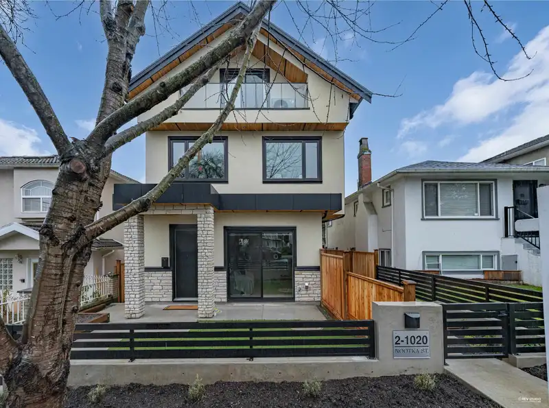 2 1020 NOOTKA STREET - photo 1 of 38