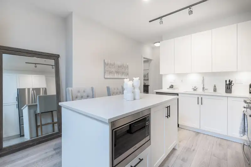114 20673 78 AVENUE - photo 2 of 36