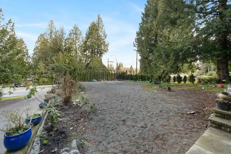 20624 48 AVENUE - photo 4 of 40