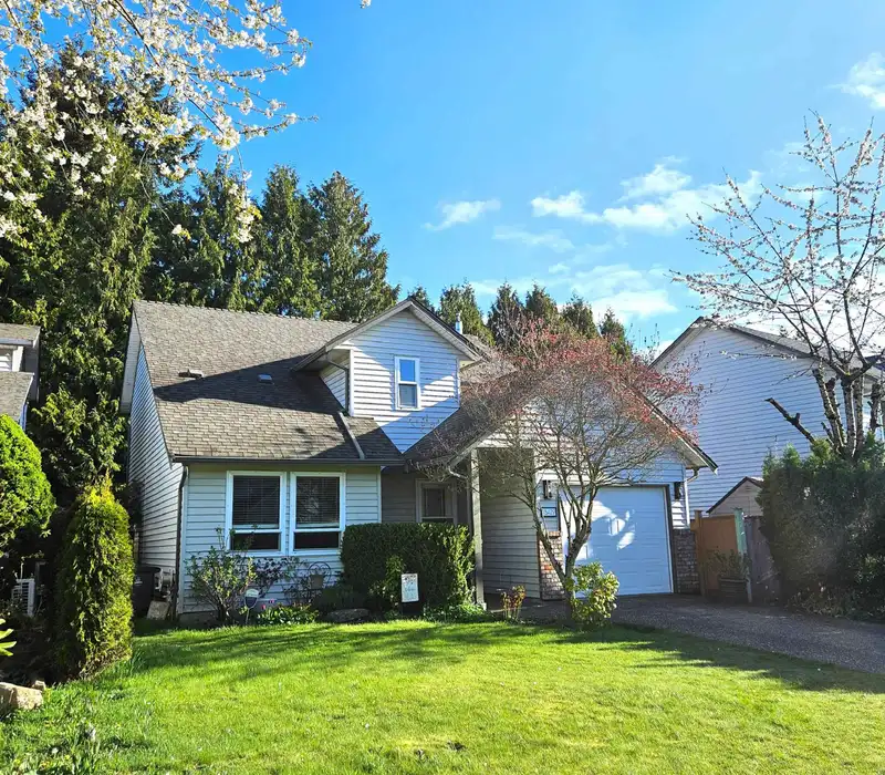 15429 90 AVENUE - photo 1 of 30