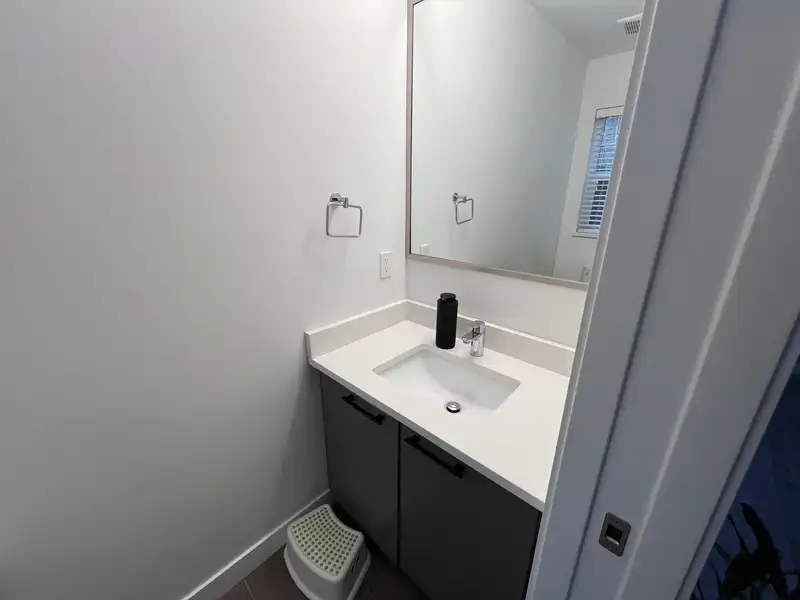 10 22810 113 AVENUE - photo 3 of 9