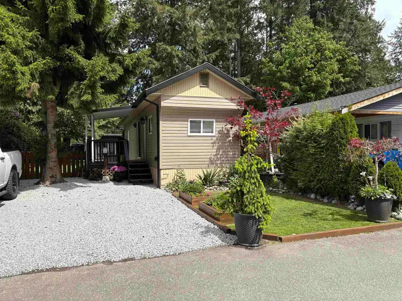 33 23325 CALVIN CRESCENT - photo 1 of 10