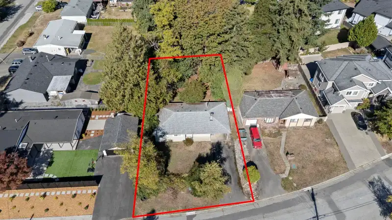 11055 80A AVENUE - photo 1 of 20