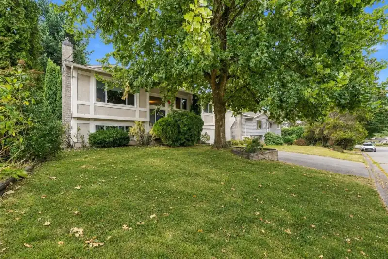 7772 BREMRIDGE DRIVE - photo 1 of 38