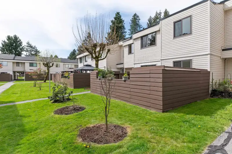 77 14129 104 AVENUE - photo 4 of 32