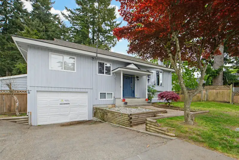 8174 117 STREET - photo 2 of 21