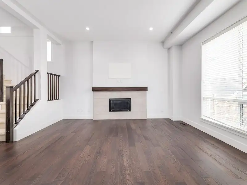 16527 25A AVENUE - photo 2 of 22