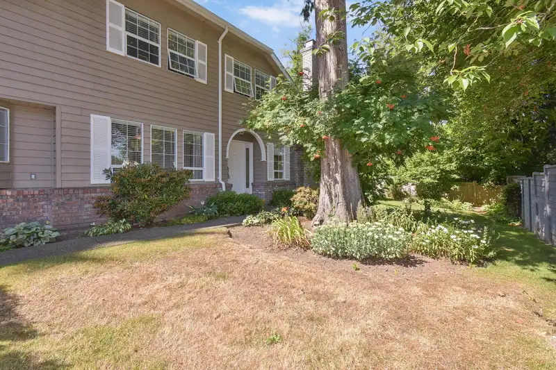 1 21848 50 AVENUE - photo 2 of 30