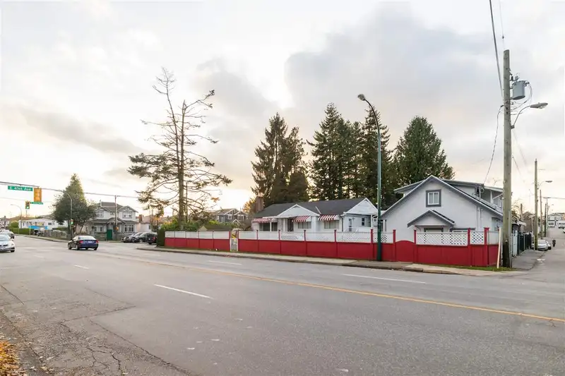 5675 RUPERT STREET - photo 3 of 8