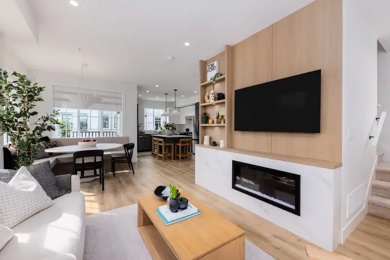 88 20650 78 AVENUE - photo 1 of 26