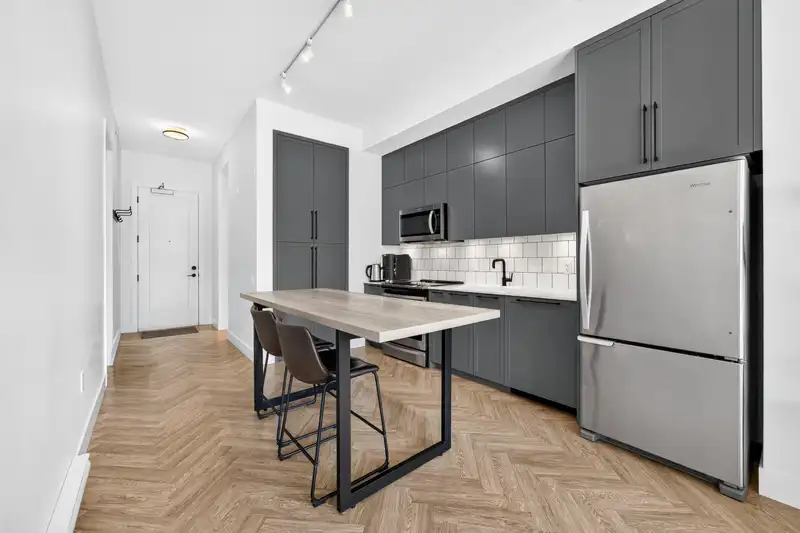 407 10168 149 STREET - photo 2 of 28