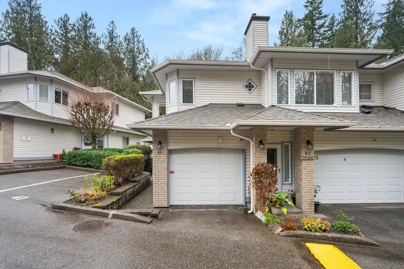 41 21579 88B AVENUE - photo 1 of 35