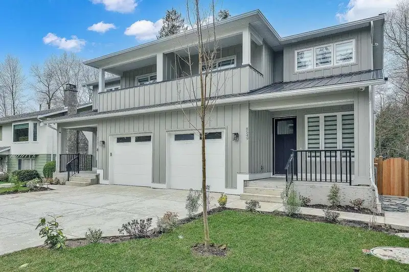 8549 111 STREET - photo 2 of 27