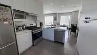 4 8033 166B STREET - thumbnail 4