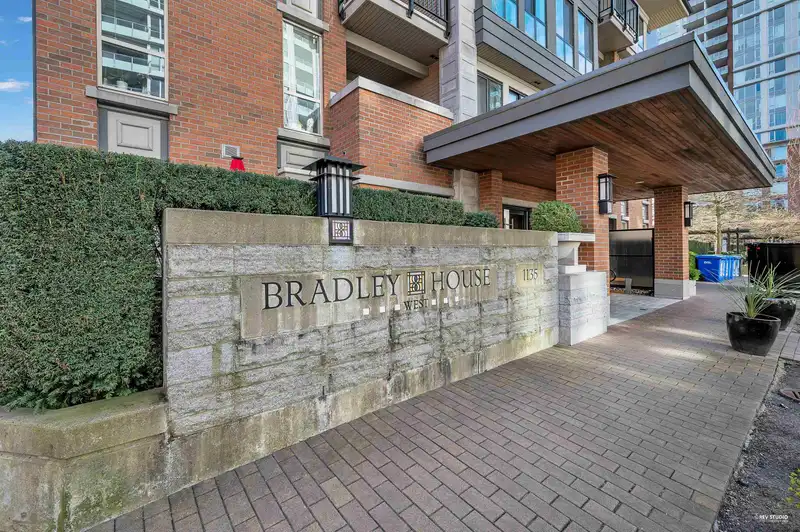 111 1135 WINDSOR MEWS - photo 3 of 37