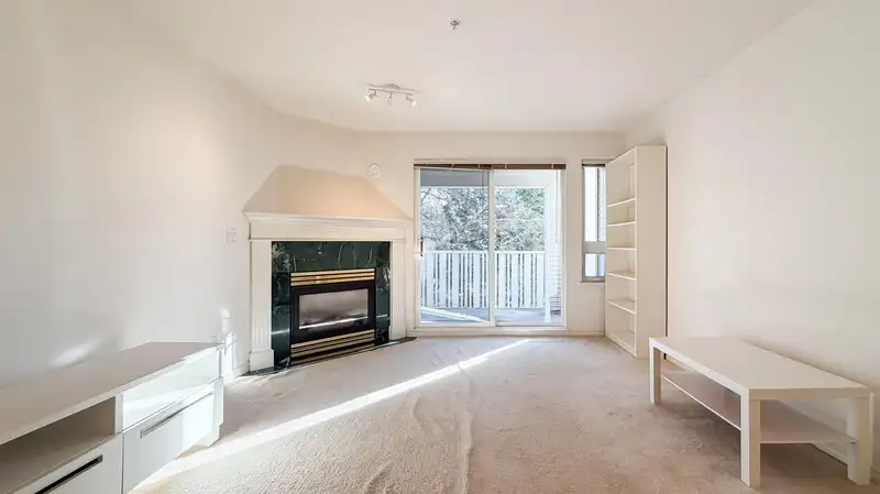 311 8100 JONES ROAD - photo 4 of 25