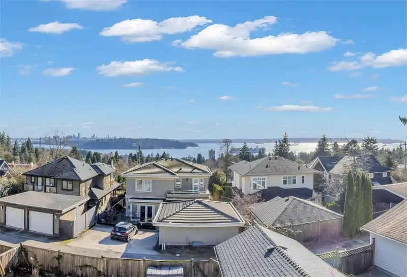 1460 NELSON AVENUE - photo 2 of 40