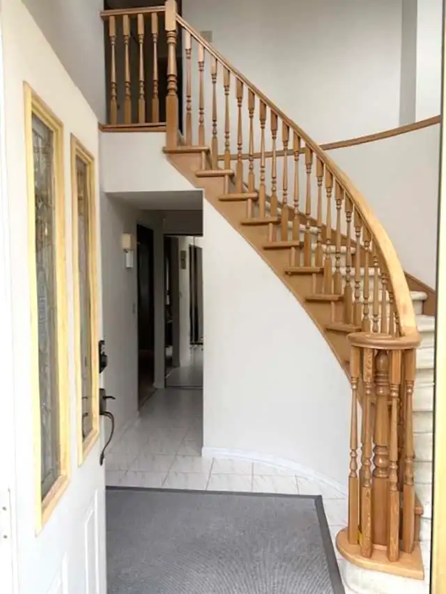 5095 NANAIMO STREET - photo 4 of 6