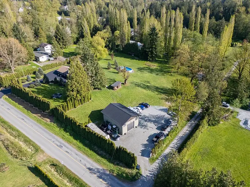 23742 68 AVENUE - photo 4 of 40