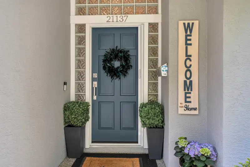 21137 43A AVENUE - photo 4 of 40