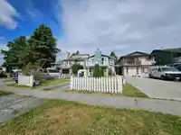 205 DAVIS CRESCENT - thumbnail 4