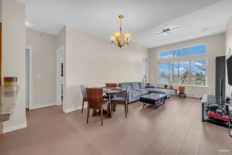 407 9199 TOMICKI AVENUE - photo 1 of 26