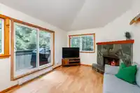 201 2101 CASTLE DRIVE - thumbnail 3