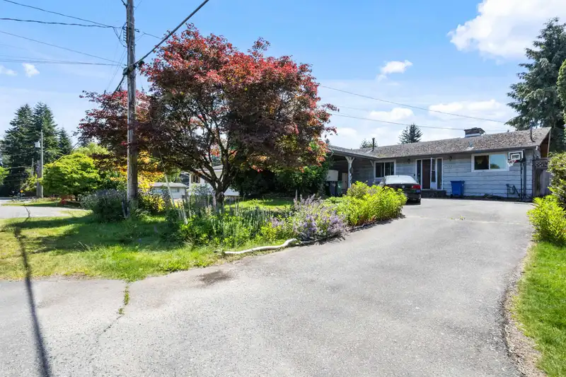 33232 PLAXTON CRESCENT - photo 2 of 29