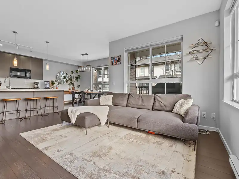 25 19505 68A AVENUE - photo 1 of 40