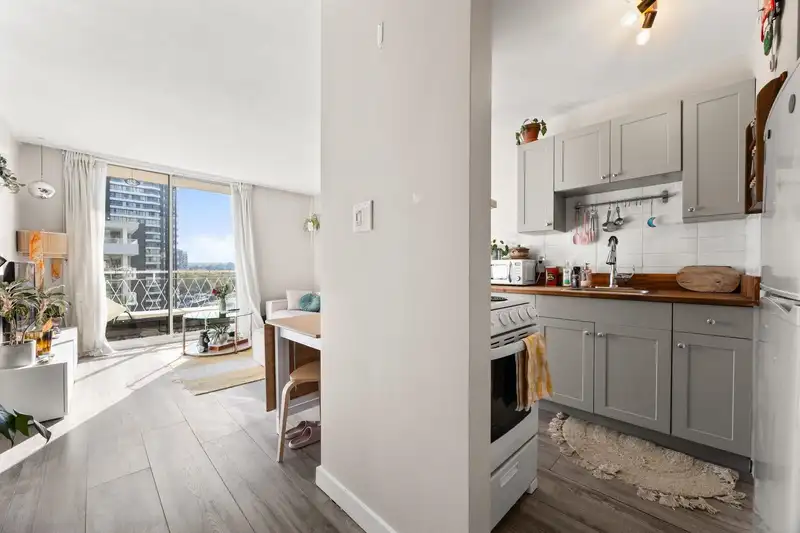 701 1100 HARWOOD STREET - photo 2 of 24