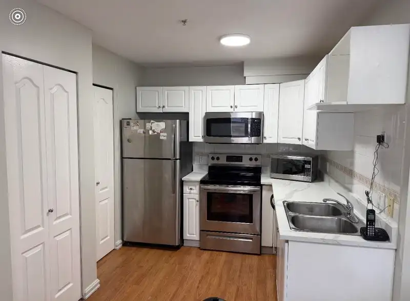 302 688 E 56TH AVENUE - photo 4 of 24