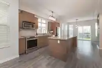 45 7938 209 STREET - thumbnail 4