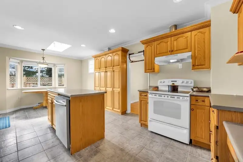 7758 15TH AVENUE - photo 3 of 38
