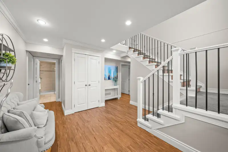 4935 FENTON DRIVE - photo 3 of 40