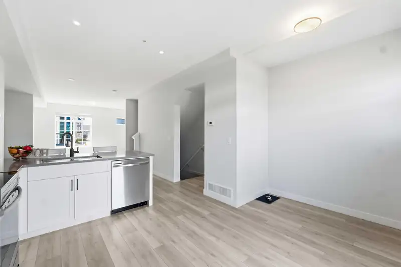143 20180 84 AVENUE - photo 3 of 37