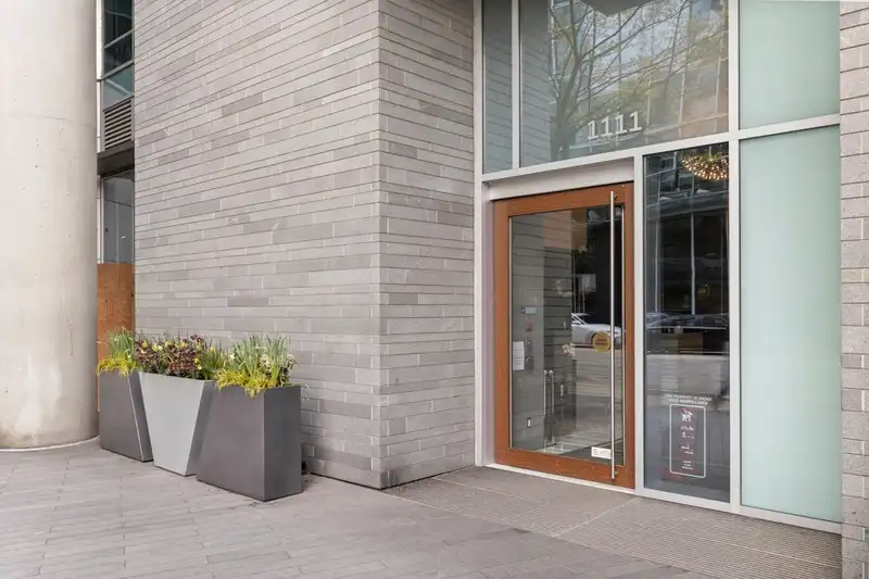 3302 1111 ALBERNI STREET - photo 2 of 39