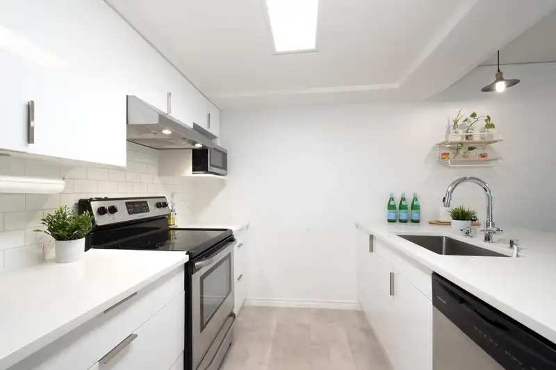 8 385 GINGER DRIVE - photo 4 of 37