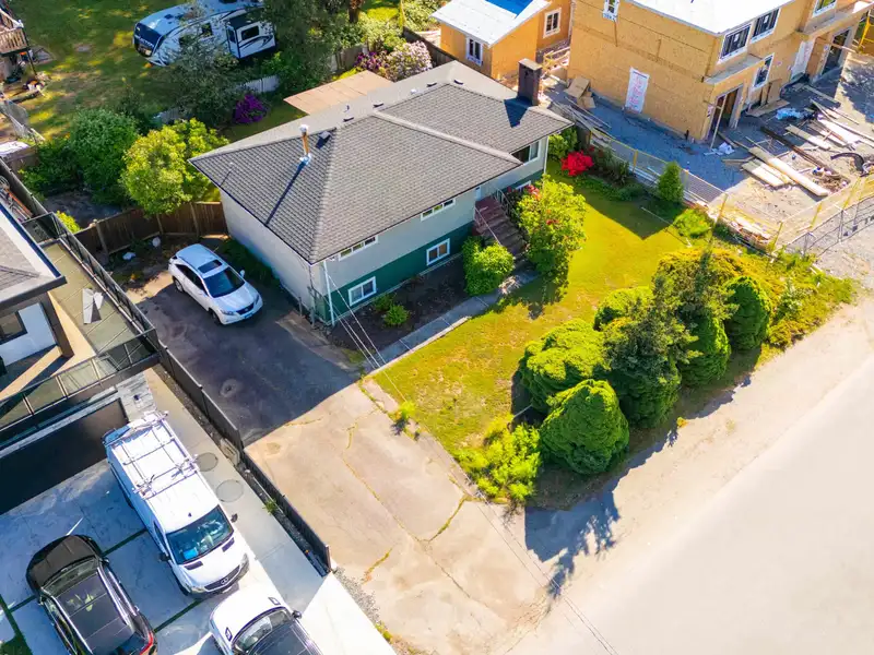 11316 91 AVENUE - photo 1 of 40