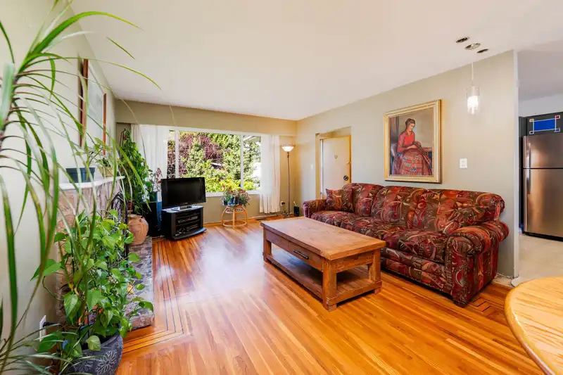 11316 91 AVENUE - photo 3 of 40