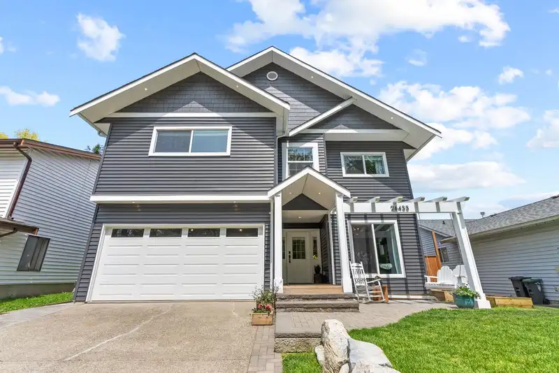 26433 28 AVENUE - photo 2 of 24