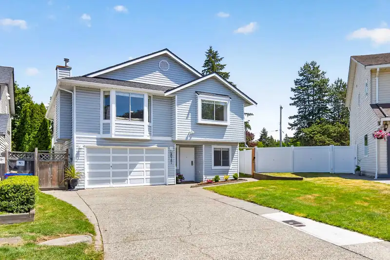 20781 50A AVENUE - photo 1 of 36