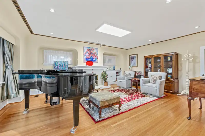 4069 W 14TH AVENUE - photo 2 of 37