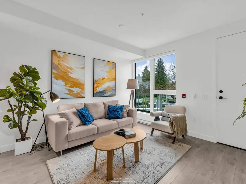 3130 SOPHIA STREET - photo 1 of 26