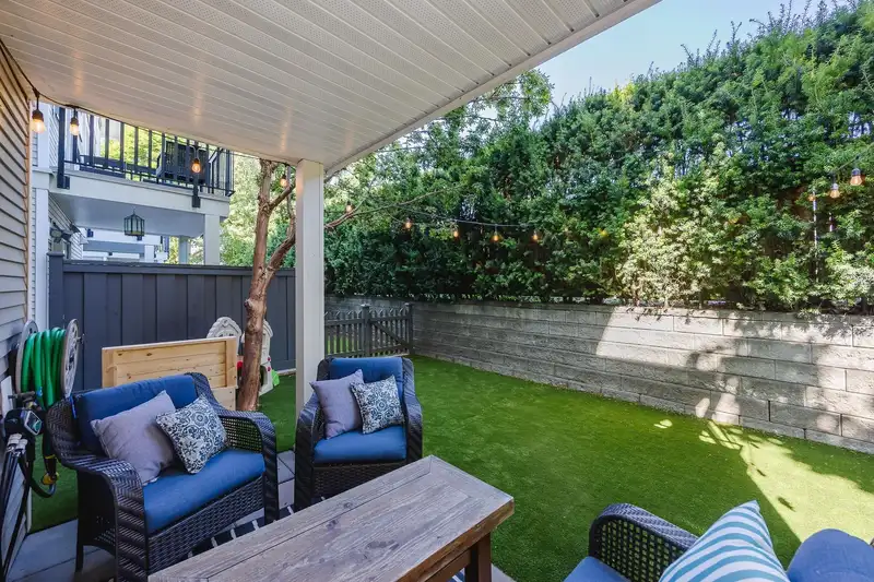 13 21535 88 AVENUE - photo 2 of 37