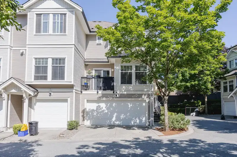 13 21535 88 AVENUE - photo 4 of 37