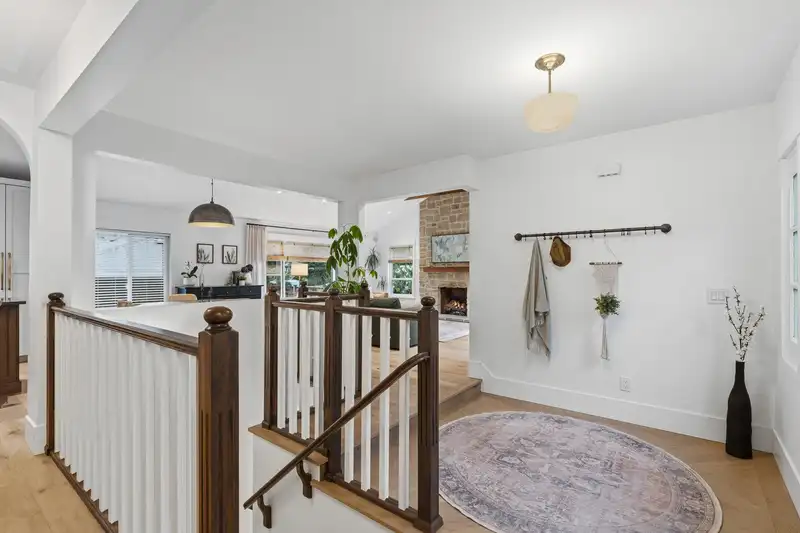 1335 RIDGEWOOD DRIVE - photo 4 of 40