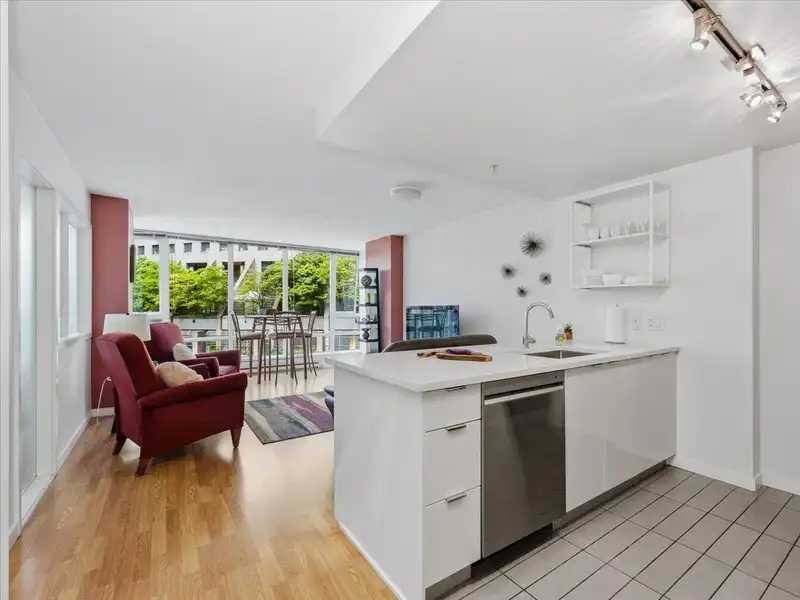 805 788 HAMILTON STREET - photo 1 of 31