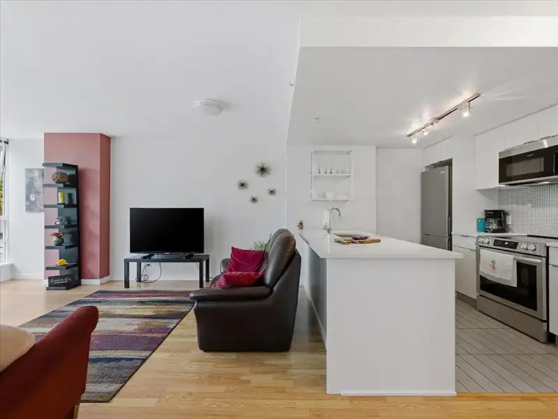 805 788 HAMILTON STREET - photo 4 of 31