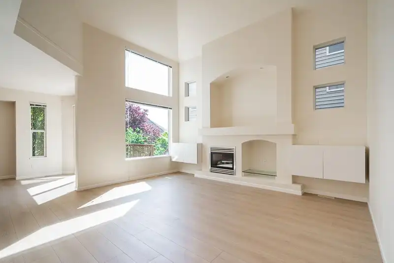 20182 70 AVENUE - photo 3 of 40